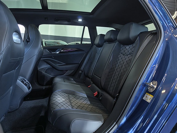Volkswagen Passat 14 of 26