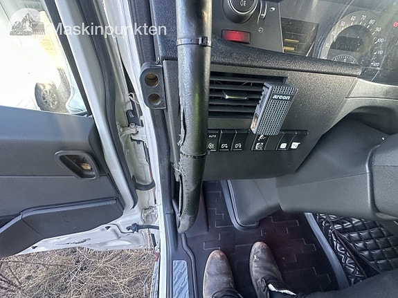 VOLVO FH16 6X4 specialbyggd tungdragare 14 of 27