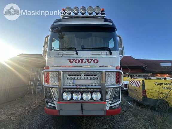 VOLVO FH16 6X4 specialbyggd tungdragare 8 of 27