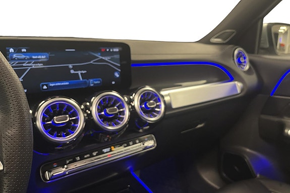 Mercedes-Benz GLB200 13 of 15
