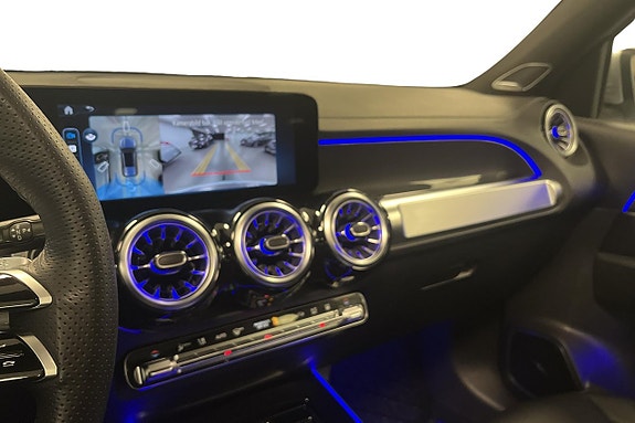 Mercedes-Benz GLB200 14 of 15