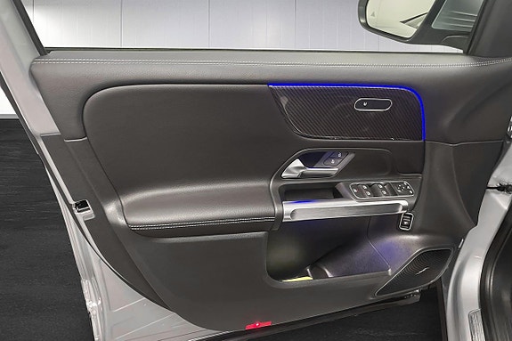 Mercedes-Benz GLB200 8 of 15
