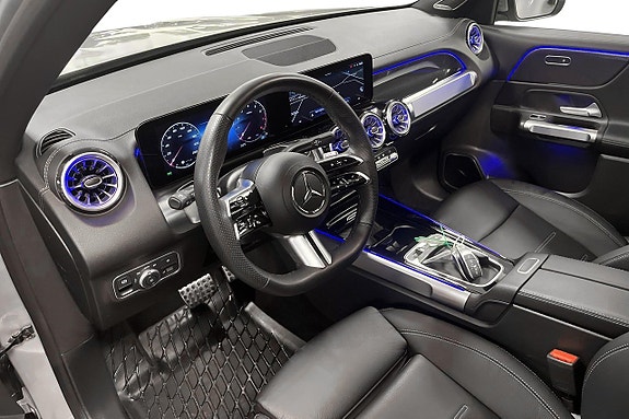 Mercedes-Benz GLB200 7 of 15
