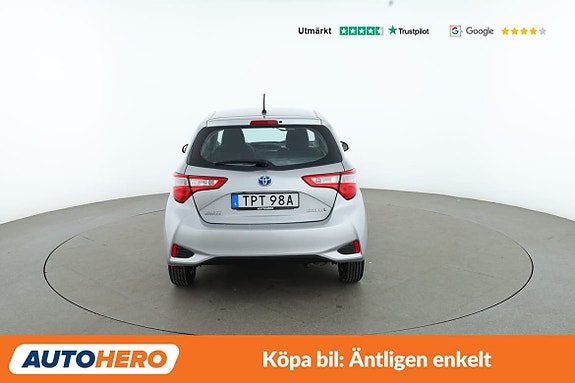 Toyota Yaris 4 of 30