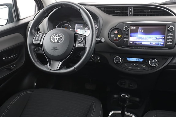 Toyota Yaris 14 of 30