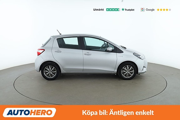 Toyota Yaris 7 of 30