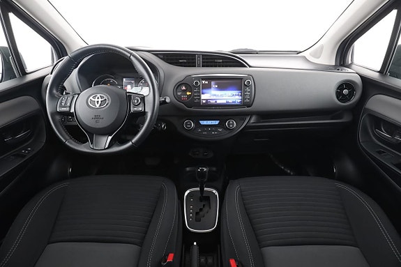 Toyota Yaris 13 of 30