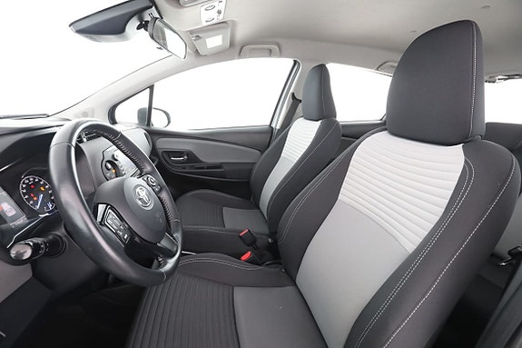 Toyota Yaris 11 of 30