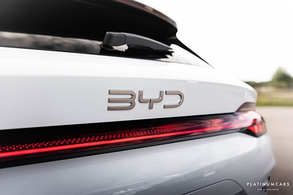 BYD Seal U 23 of 24