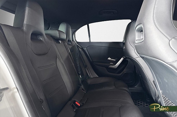 Mercedes-Benz A180 17 of 18