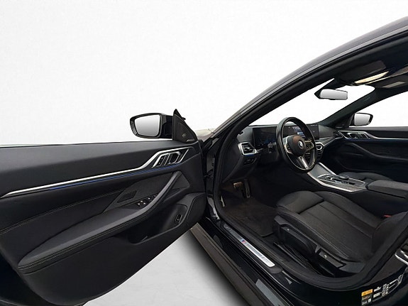 BMW i4 11 of 30