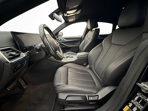 BMW i4 12 of 30
