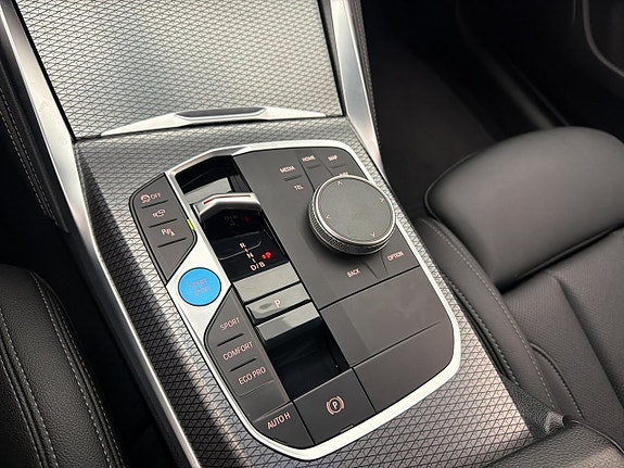 BMW i4 27 of 30