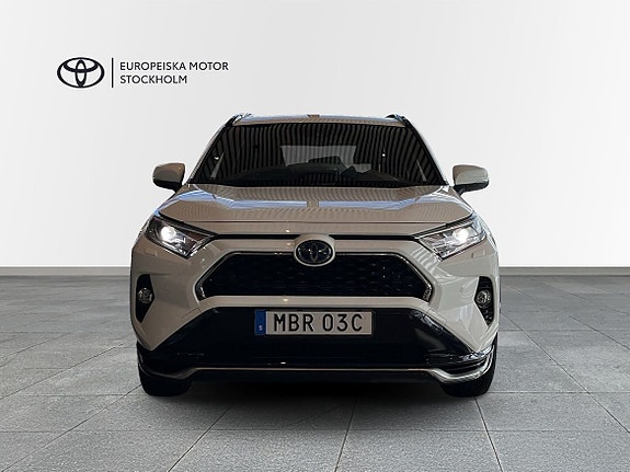 Toyota RAV4 6 of 11