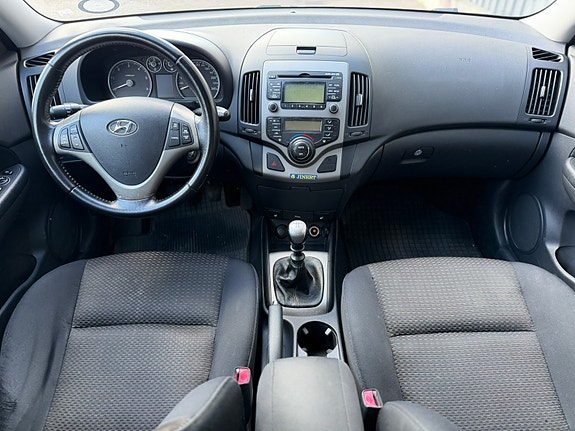 Hyundai i30 7 of 9