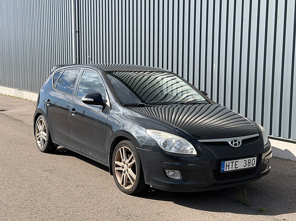 Hyundai i30 2 of 9