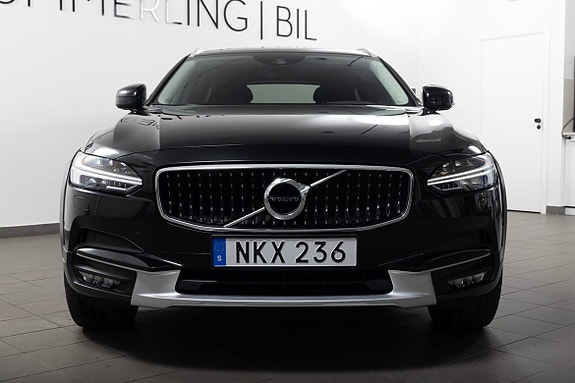 Volvo V90 Cross Country 8 of 25