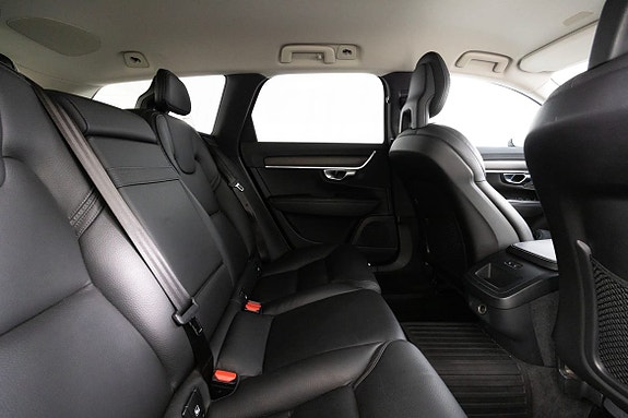Volvo V90 Cross Country 15 of 25