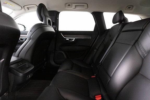 Volvo V90 Cross Country 17 of 25