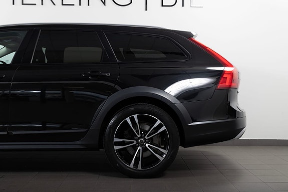 Volvo V90 Cross Country 6 of 25