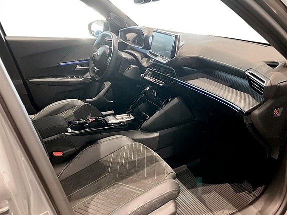 Peugeot 2008 7 of 10