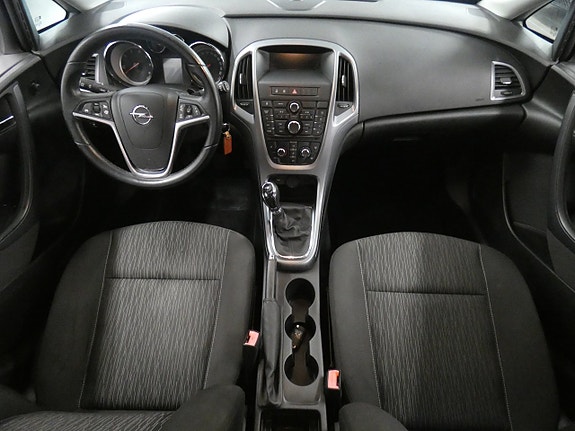 Opel Astra 12 of 16