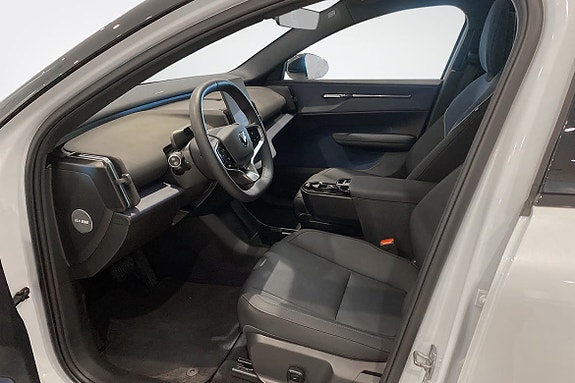 Volvo EX30 6 of 12
