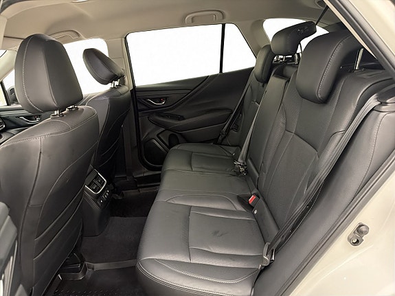 Subaru Outback 15 of 30