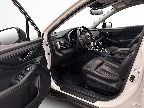 Subaru Outback 12 of 30