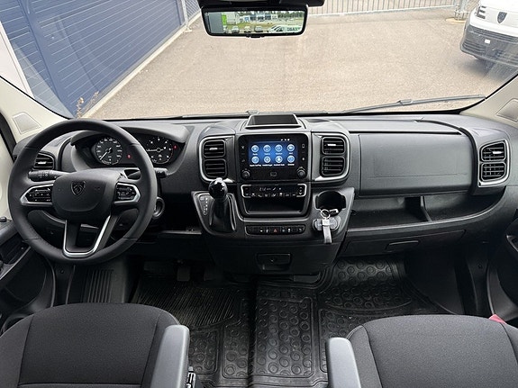 Peugeot Boxer 12 of 18