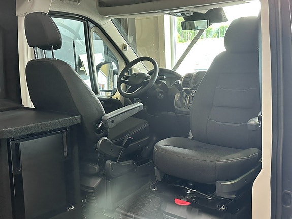 Peugeot Boxer 8 of 18