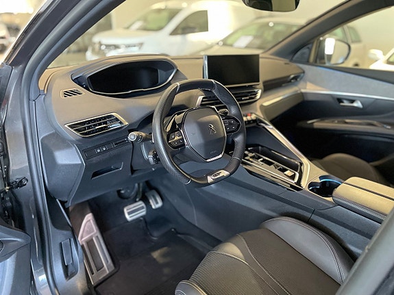 Peugeot 5008 17 of 29