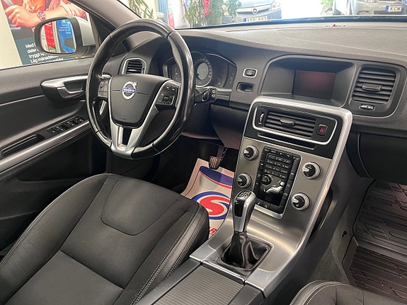 Volvo V60 13 of 18