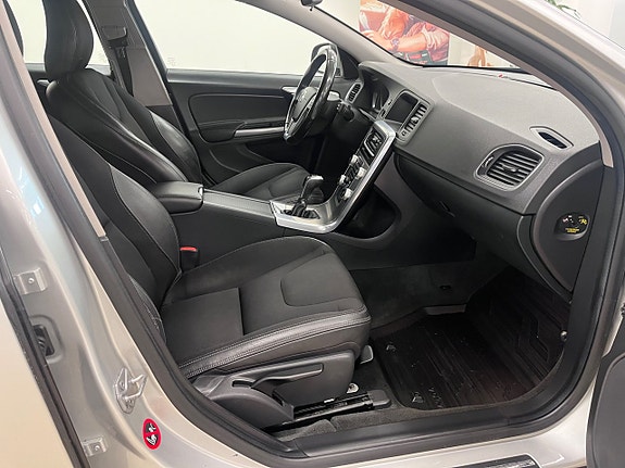 Volvo V60 11 of 18