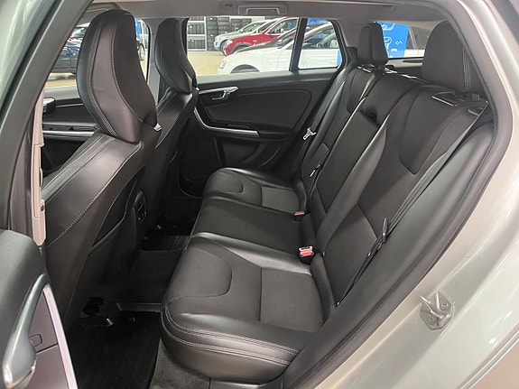 Volvo V60 9 of 18