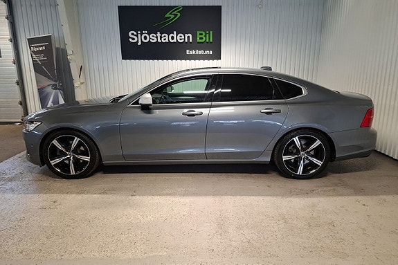 Volvo S90 2 of 24