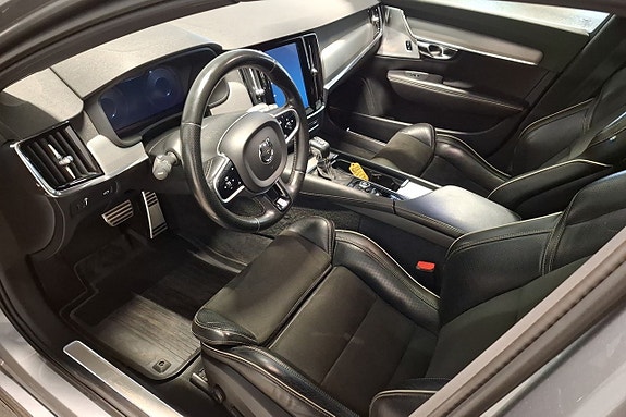 Volvo S90 10 of 24