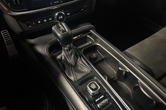 Volvo S90 14 of 24
