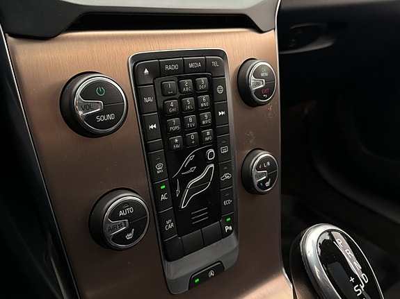 Volvo V40 Cross Country 24 of 30