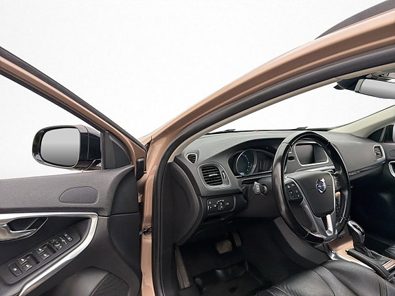 Volvo V40 Cross Country 10 of 30