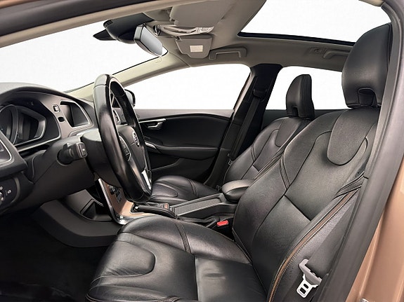 Volvo V40 Cross Country 11 of 30