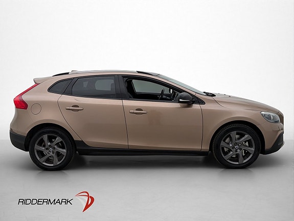 Volvo V40 Cross Country 9 of 30