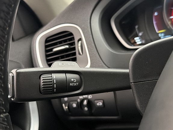 Volvo V40 Cross Country 15 of 30