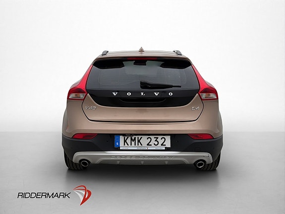 Volvo V40 Cross Country 7 of 30