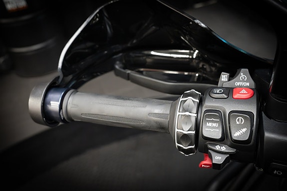 BMW R 1250 GS Triple Black "Akrapovic" 23 of 24