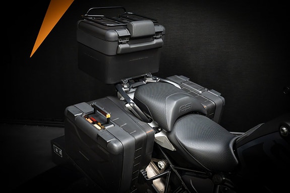 BMW R 1250 GS Triple Black "Akrapovic" 13 of 24