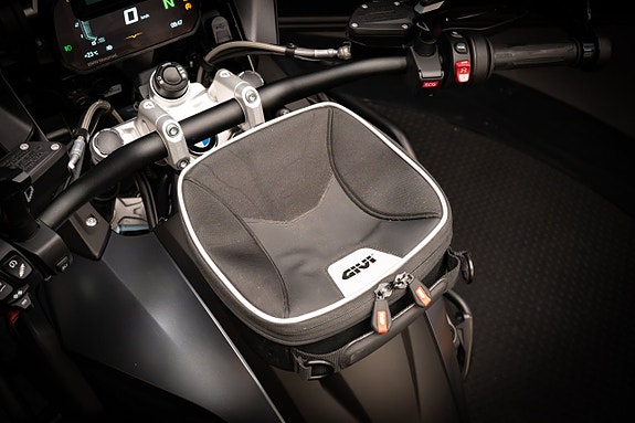 BMW R 1250 GS Triple Black "Akrapovic" 18 of 24