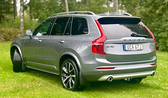 Volvo XC90 4 of 17