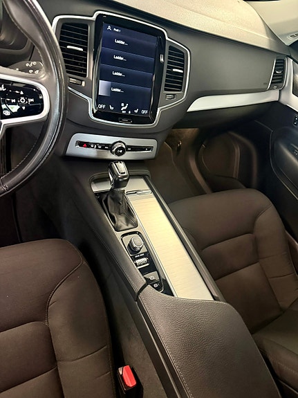 Volvo XC90 12 of 17