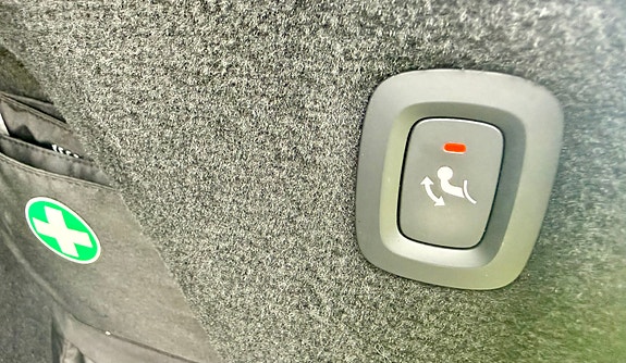 Volvo XC90 16 of 17